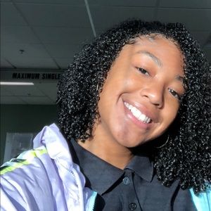 Meet your Posher, Desirae